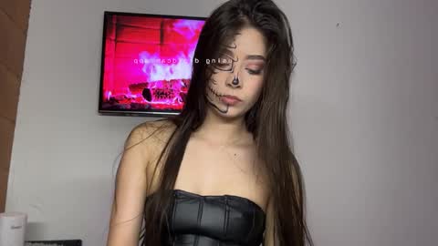 michellepetitte online show from October 27, 5:15 am