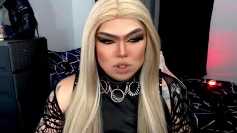 Michelle online show from November 3, 6:40 pm