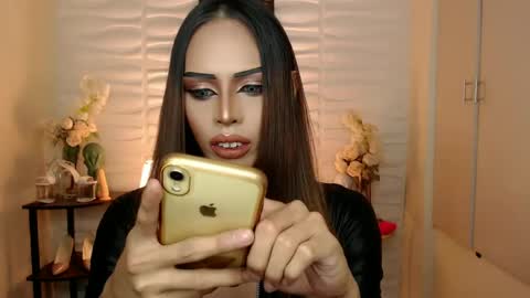 Snapshot of mikeyalawi03 chatting on December 8, 7:37 am Mistress MikeyAlawi online show from December 8, 7:37 am