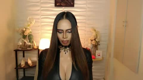 Snapshot of mikeyalawi03 chatting on December 16, 7:26 am Mistress MikeyAlawi online show from December 16, 7:26 am