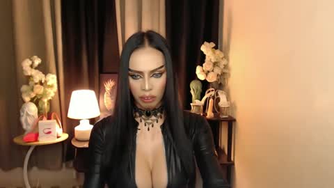 Snapshot of mikeyalawi03 chatting on January 30, 2:36 pm Mistress MikeyAlawi online show from January 30, 2:36 pm
