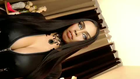 Snapshot of mikeyalawi03 chatting on February 28, 2:31 am Mistress MikeyAlawi online show from February 28, 2:31 am