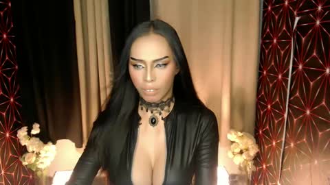 Snapshot of mikeyalawi03 chatting on March 4, 4:49 am Mistress MikeyAlawi online show from March 4, 4:49 am
