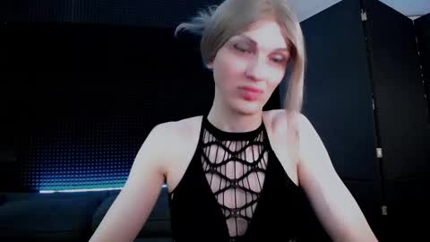 Snapshot of milena_hardy chatting on October 19, 5:44 am Milena Hardy online show from October 19, 5:44 am