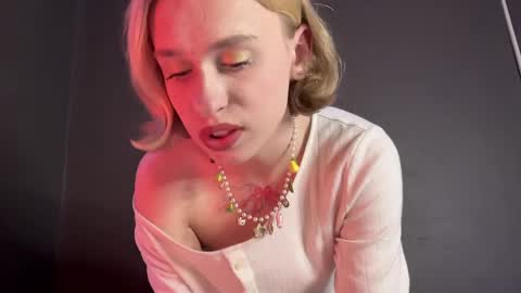 Anya online show from June 4, 7:39 pm