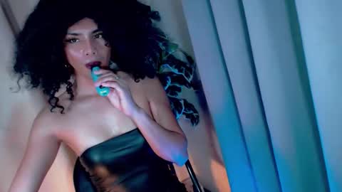 miss_bella69 online show from April 1, 9:32 am