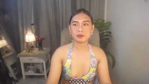 miss_fhakarat online show from January 19, 1:58 am