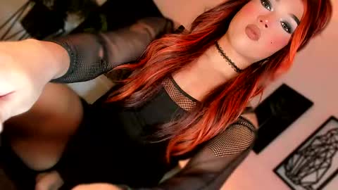 miss_zz online show from June 8, 3:55 pm
