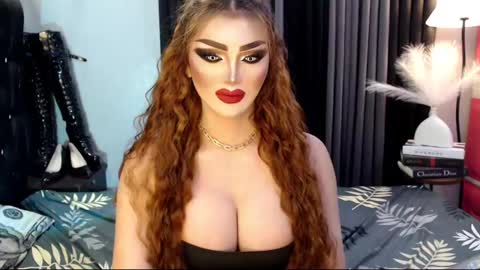Snapshot of misschannel4sub chatting on February 19, 11:04 pm PRIESTESS CHANNEL online show from February 19, 11:04 pm