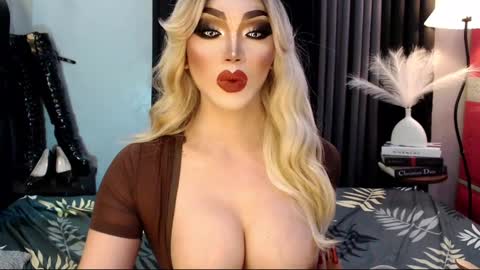 Snapshot of misschannel4sub chatting on March 1, 5:42 am PRIESTESS CHANNEL online show from March 1, 5:42 am