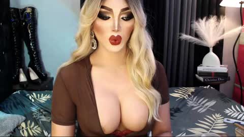 Snapshot of misschannel4sub chatting on March 3, 6:29 pm PRIESTESS CHANNEL online show from March 3, 6:29 pm