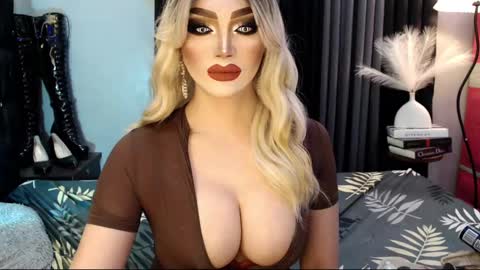 Snapshot of misschannel4sub chatting on March 5, 2:39 pm PRIESTESS CHANNEL online show from March 5, 2:39 pm