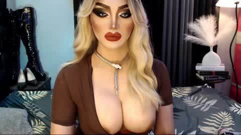 Snapshot of misschannel4sub chatting on March 10, 6:34 pm PRIESTESS CHANNEL online show from March 10, 6:34 pm