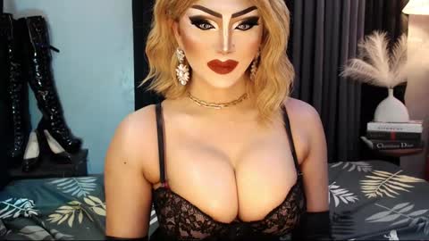 Snapshot of misschannel4sub chatting on September 11, 12:42 am PRIESTESS CHANNEL online show from September 11, 12:42 am
