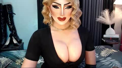 Snapshot of misschannel4sub chatting on September 23, 10:16 pm PRIESTESS CHANNEL online show from September 23, 10:16 pm