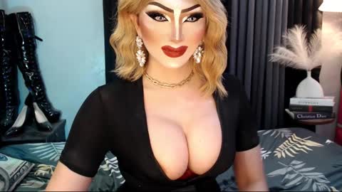 Snapshot of misschannel4sub chatting on September 27, 12:41 am PRIESTESS CHANNEL online show from September 27, 12:41 am