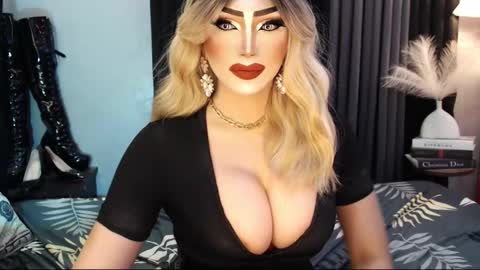 Snapshot of misschannel4sub chatting on September 29, 12:43 am PRIESTESS CHANNEL online show from September 29, 12:43 am
