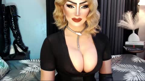 Snapshot of misschannel4sub chatting on October 1, 11:27 pm PRIESTESS CHANNEL online show from October 1, 11:27 pm