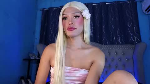 im your queen steffie online show from February 23, 3:26 pm