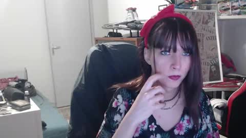 missthon online show from February 1, 3:21 pm