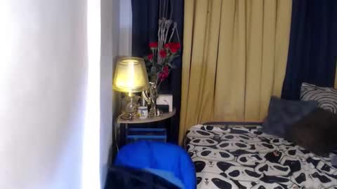 Stella online show from April 4, 7:23 pm