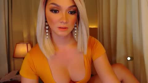 Leah online show from May 5, 2:12 pm