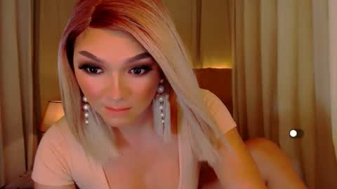 Leah online show from May 7, 3:30 pm
