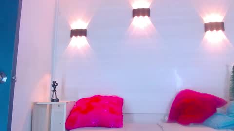 Molly Spears online show from January 16, 11:37 am