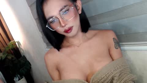 Molly online show from January 11, 6:25 pm