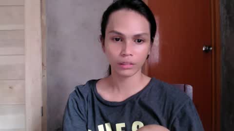 Snapshot of momi_khem019 chatting on March 3, 4:34 am MOMIKHEM online show from March 3, 4:34 am