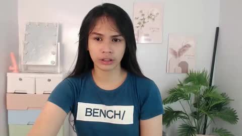 Snapshot of momi_khem019 chatting on September 14, 5:45 am MOMIKHEM online show from September 14, 5:45 am