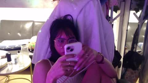 Snapshot of monstercockselfsuck chatting on December 2, 12:46 pm ELYSE A SIMPLE GIRL online show from December 2, 12:46 pm