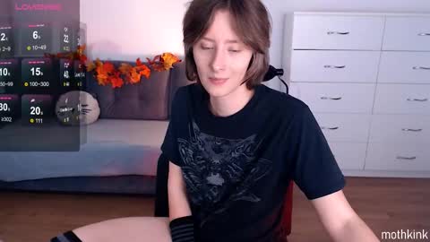 Snapshot of mothkink chatting on October 17, 4:54 pm mothkink Moth - online show from October 17, 4:54 pm