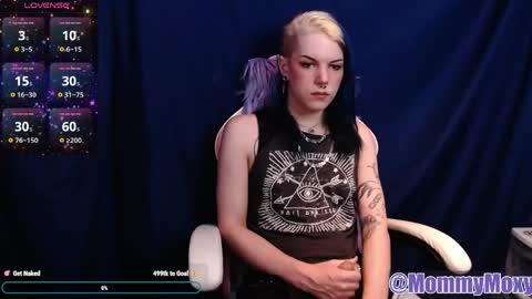 Moxy online show from May 1, 7:18 pm