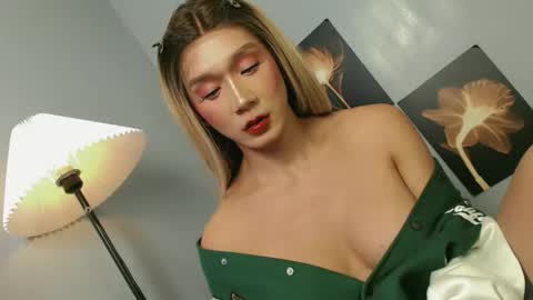 chloe online show from January 11, 2:46 pm