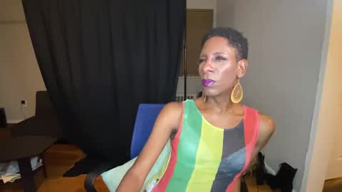 Snapshot of msmerlinmystique chatting on September 18, 5:35 am Merlin Mystique online show from September 18, 5:35 am