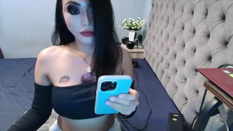 Snapshot of mysterious_fuckingbody chatting on October 20, 1:53 am queen nicole online show from October 20, 1:53 am