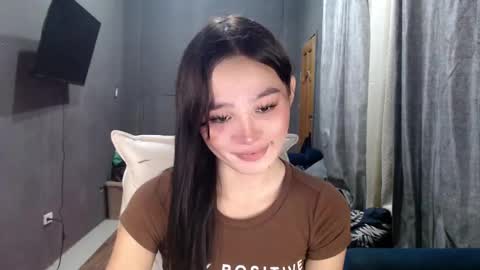 nadiestar online show from February 26, 10:58 am