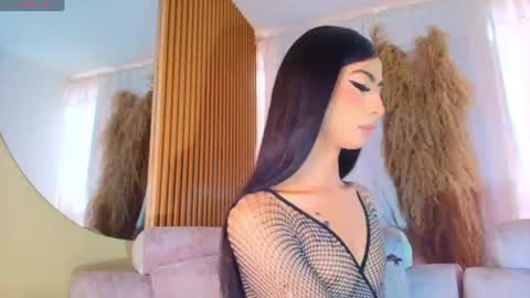 NahiaVictoria  online show from July 23, 3:21 pm