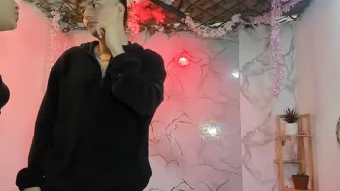 nahomi_hot2002 online show from July 6, 1:18 pm