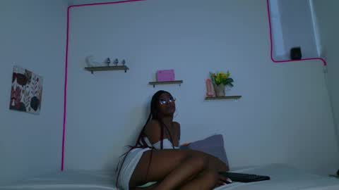 Snapshot of nahomy_james25 chatting on January 29, 11:51 am nahomy_james25 online show from January 29, 11:51 am
