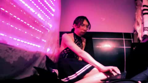 Snapshot of najimi_uwu chatting on October 17, 2:53 pm NAJI online show from October 17, 2:53 pm