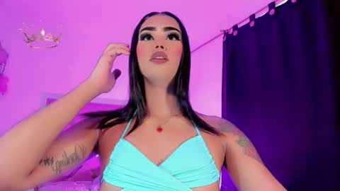 naomisaenz01 online show from July 23, 2:59 pm