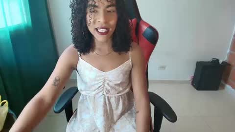 Snapshot of naomiwildburn chatting on October 18, 1:15 pm naomiwildburn online show from October 18, 1:15 pm