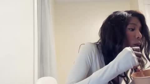 Natassia Dreams online show from February 11, 2:19 am