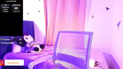 Snapshot of naty_lux19 chatting on October 19, 9:45 am Fernanda online show from October 19, 9:45 am