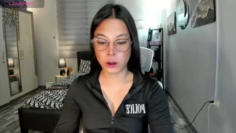 Snapshot of naugtycummer69 chatting on October 15, 7:19 am JAY online show from October 15, 7:19 am