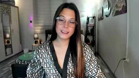 Snapshot of naugtycummer69 chatting on October 19, 5:33 am JAY online show from October 19, 5:33 am