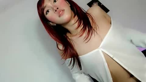 ITS ME NICOLE online show from April 11, 7:45 am