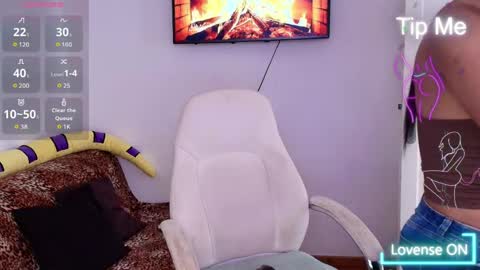 Nicolle Bustamante online show from March 26, 3:49 pm